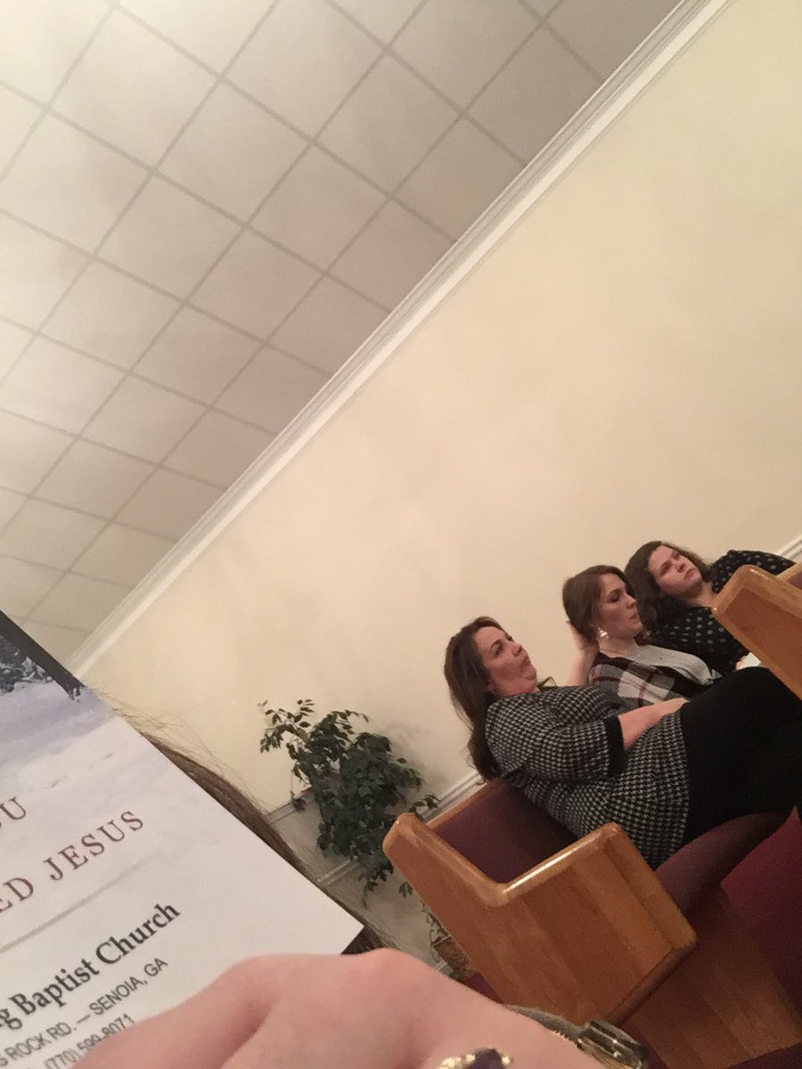 alisha_bentley's tweet photo. when sitting in church tonight, mom & emily get in an argument and I'm caught in the middle ๐ #backrowbaptists https://t.co/b3bMnnUgdZ