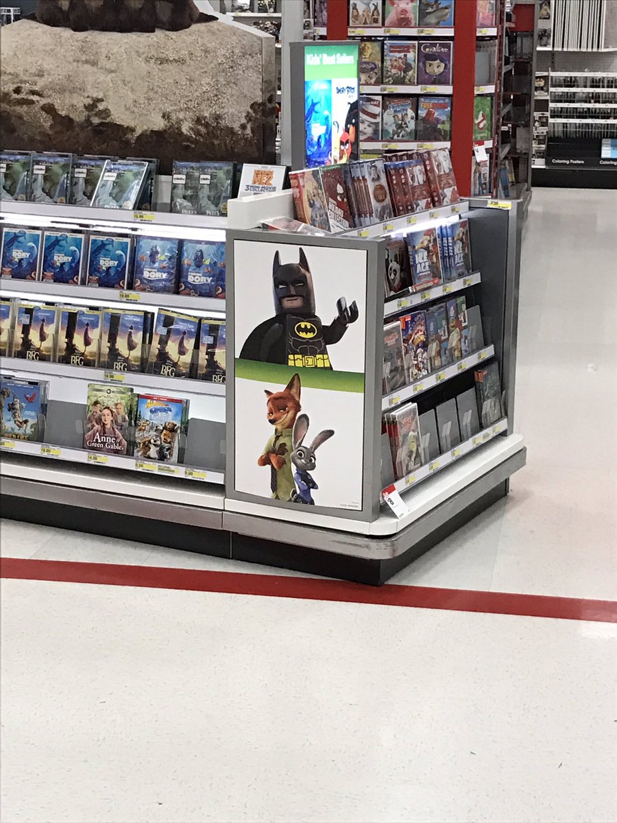 WildeNickFox's tweet image. ( Yet, there's no more #Zootopia merchandise except for the DVD and err this! 🙀 )