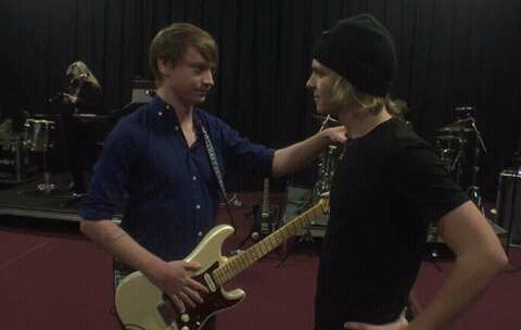 StayWithMeRiker's tweet photo. Already missed this #cossforever @CalumWorthy @rossR5 https://t.co/pCa0IpnA94
