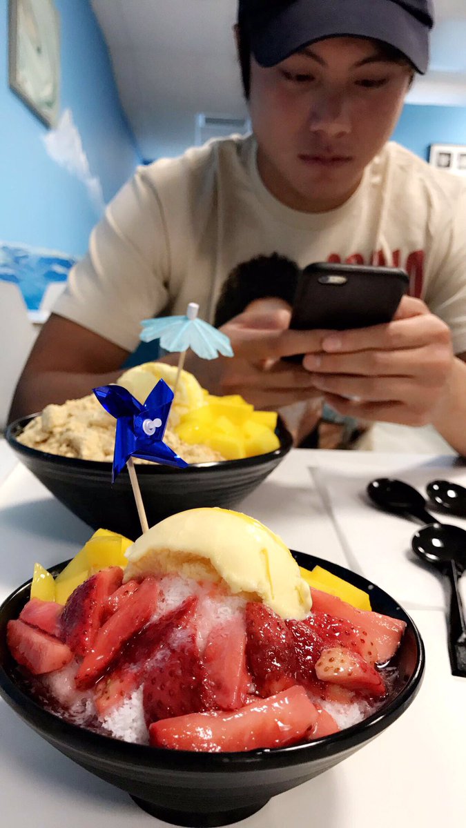 carloseats's tweet photo. New spot by #USF: Time Space Cafe on Fowler Avenue behind Boston Market - served shaved ice dessert! #tampa #food https://t.co/s6K5byu5LU