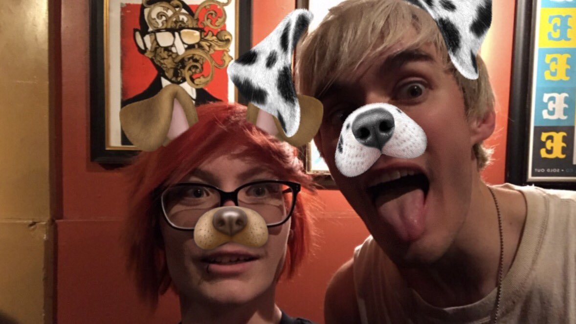 SLFLDenver's tweet photo. Y'all I just met @awsten from @waterparks and I'm so happy -Laney 😊 https://t.co/K71bTjHuug