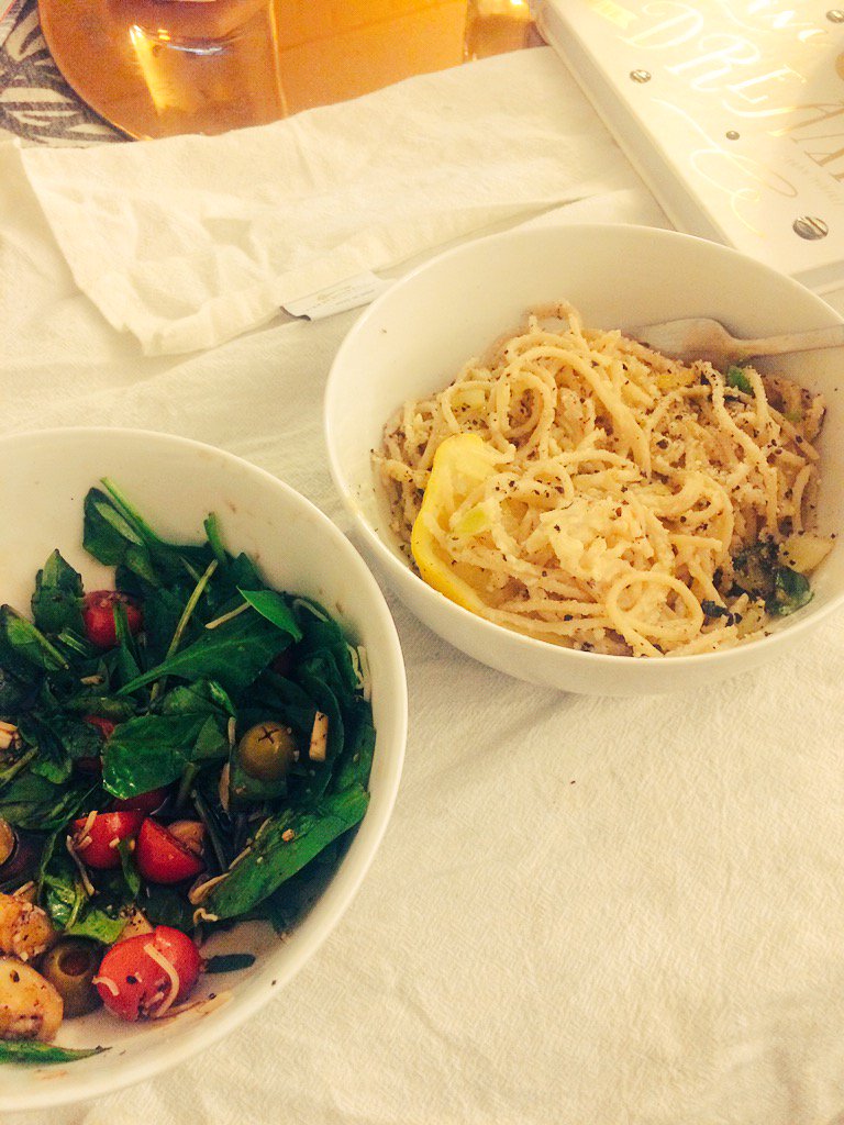 teutschie's tweet photo. Cacio e pepe makes me feel one step closer to God...and @chrissyteigen #forgotarugula #extralemon ๐ #cravings https://t.co/msrfrTX42c