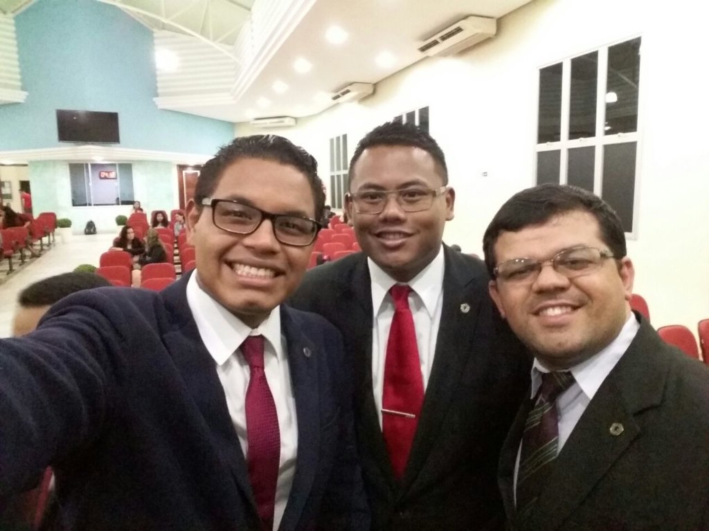 EltonW7's tweet image. Culto de gratidão pelas bênçãos de Deus neste 1• ano do curso de teologia na Faama com os amigos @Sticoloco e Breno.