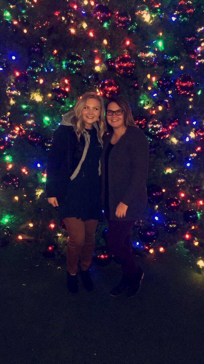 psandberg94's tweet photo. It's the most wonderful time of the year 🎄 @FeliciaBenes https://t.co/VYfgkWYwOY