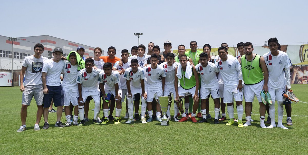 lanueveperu's tweet photo. Aunque no concretó sus chances de gol en la final, @Club_USMP completa una buena campaña en la #CopaModeloCentenario. 🏆⚽ https://t.co/NCCAHSe9Jh
