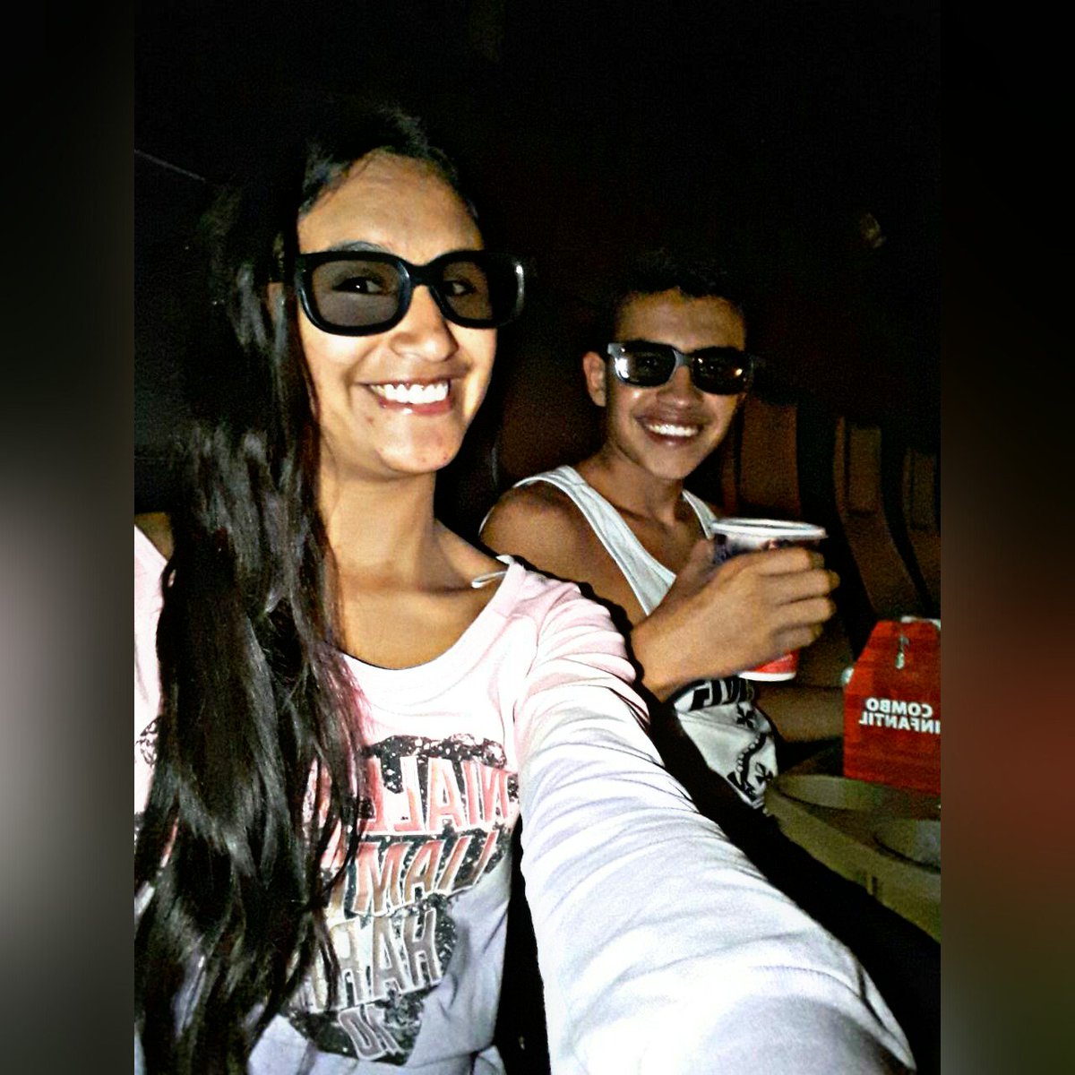 Paula28Steven's tweet photo. #Cine #Juntos te amo...👓🎬👫❤😍💘🎄 https://t.co/BHFIAZya9F