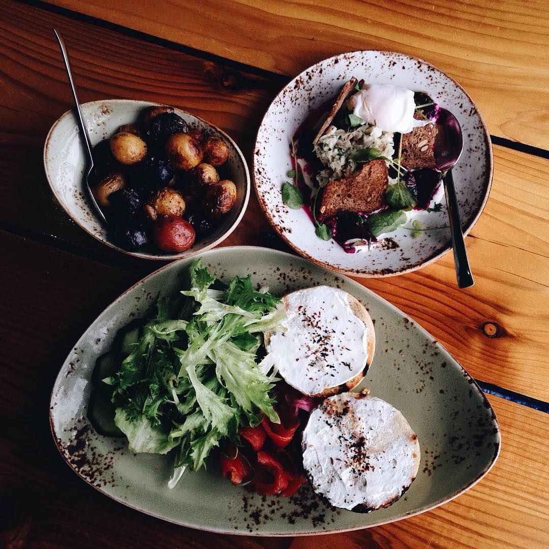 Ring in the new year with dinner at Westward #Seattle followed by fireworks! <a href="/huxleywallace/">huxley wallace</a> PC: eatsofsea via IG buff.ly/2gvDFtX