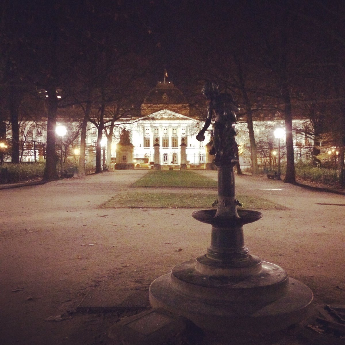TanikaHello's tweet photo. Getting up at 5am has its perks.
#brussels #goingtowork #hellolanguages #dutch #english #classes #lovemyjob #pretty #earlybird https://t.co/LPkIux4zve