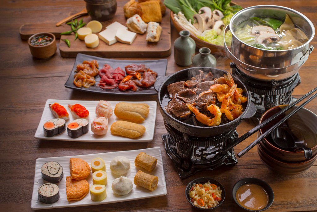 Di Raa Cha kamu bebas menentukan berapa banyak makanan yang ingin kamu nikmati, mau makan hemat atau makan banyak,kamu tentuin sendiri