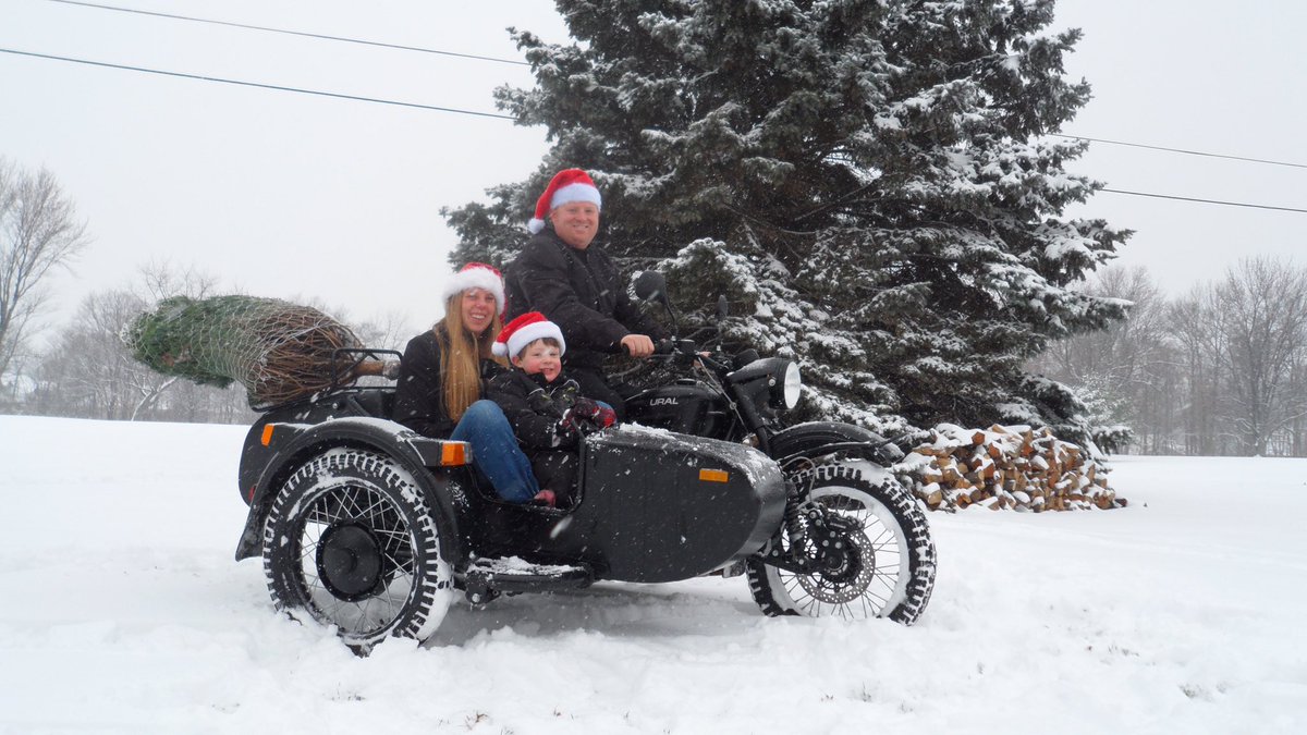 zamboni81's tweet photo. @MattWelch free airport pick up too. #screwuber #xmascard2013 https://t.co/KJ37bcqqtn