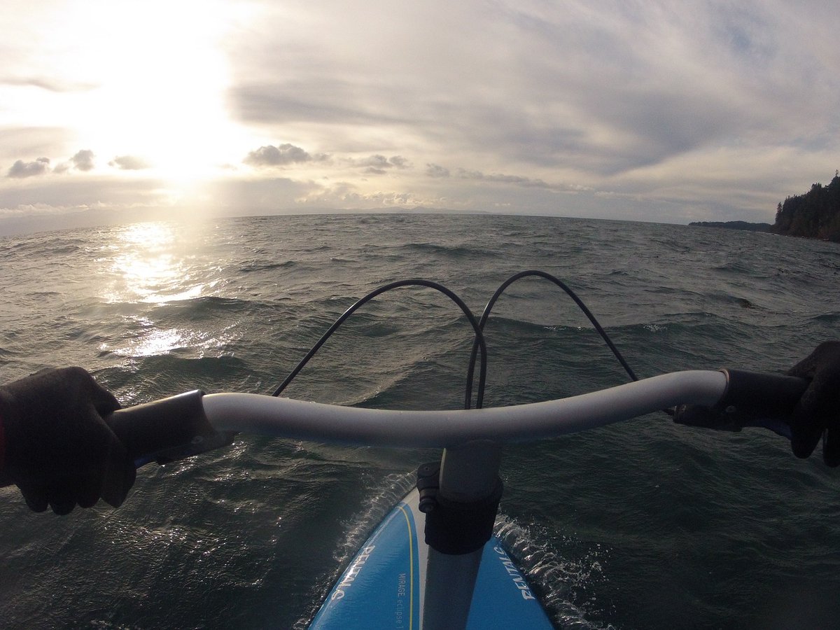 WstCoastOutdoor's tweet photo. Playing in the wind & chop off #Sooke this afternoon via #Hobie #Mirage #Eclipise #HaveaHobieDay #Step&Go #WestCoastOutdoor https://t.co/UTKQhAQoOC