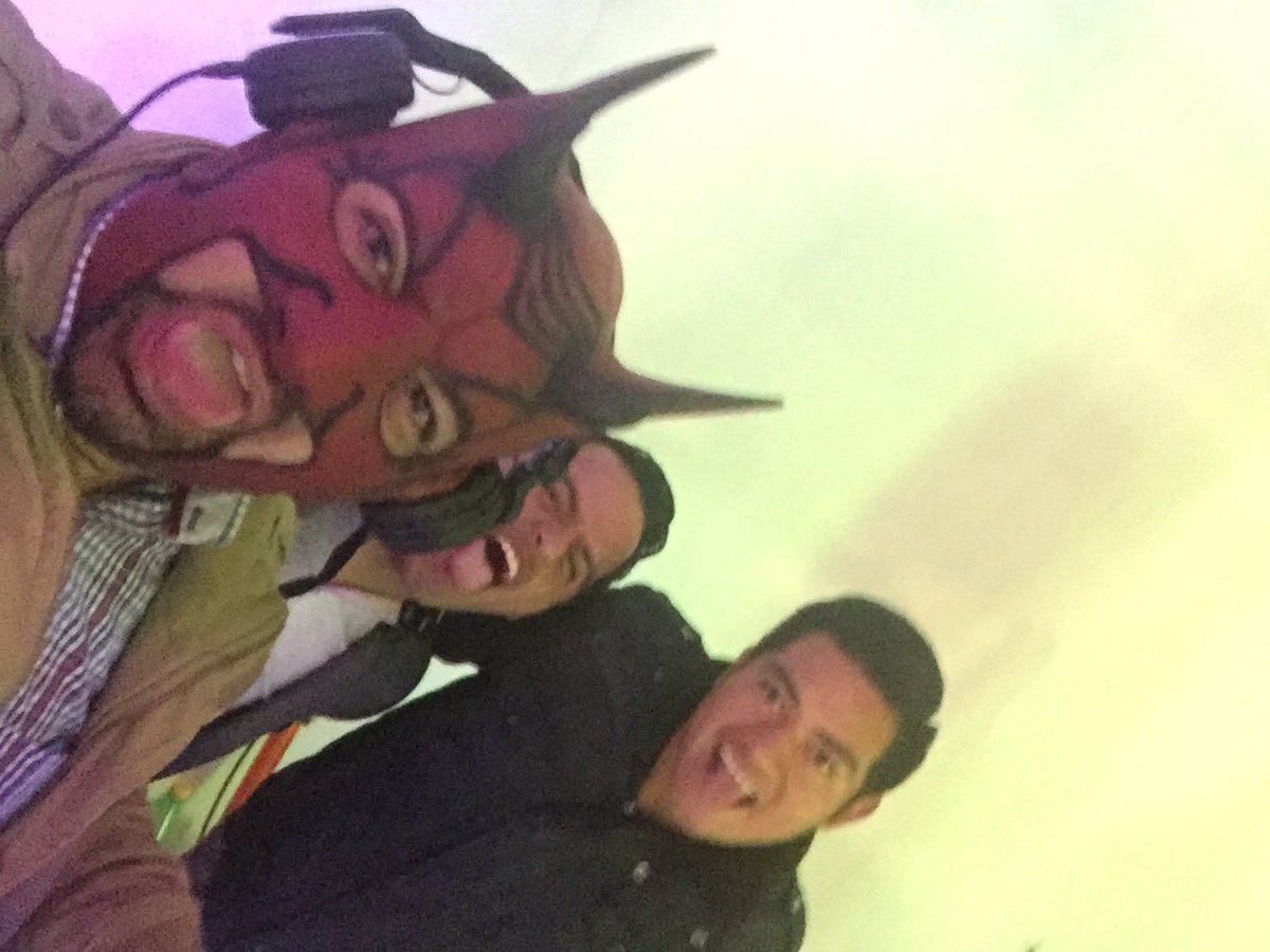audiosmeps's tweet photo. Llegaron los luchadores #ElSanto #ElCavernario #Fiesta #dj #music https://t.co/v617fR42FL