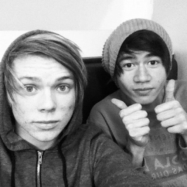 acoustic5sos's tweet photo. "He's more than a friend to me, he's more like a brother and he means family to me"
"I'll be always for him" https://t.co/APCSTtRuyC