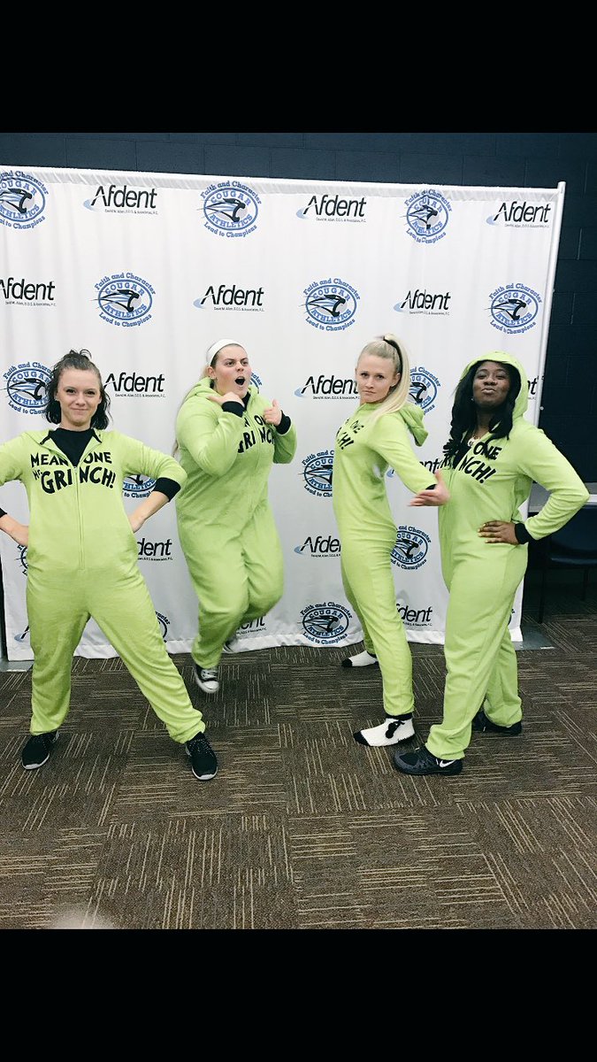 morganhubble's tweet photo. 765 comin to steal your Christmas (Grinch Style) -caption creds to AshlEigh Morrow 💚 https://t.co/W8b64lHNSV