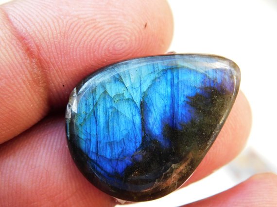 kukustoreart's tweet photo. Blue Labradorite @ $6.33 Click here: https://t.co/ZbRjAG21XC

#labradorite #Gemstone #cabochones #spectrolite https://t.co/5qUH7ZSCpw