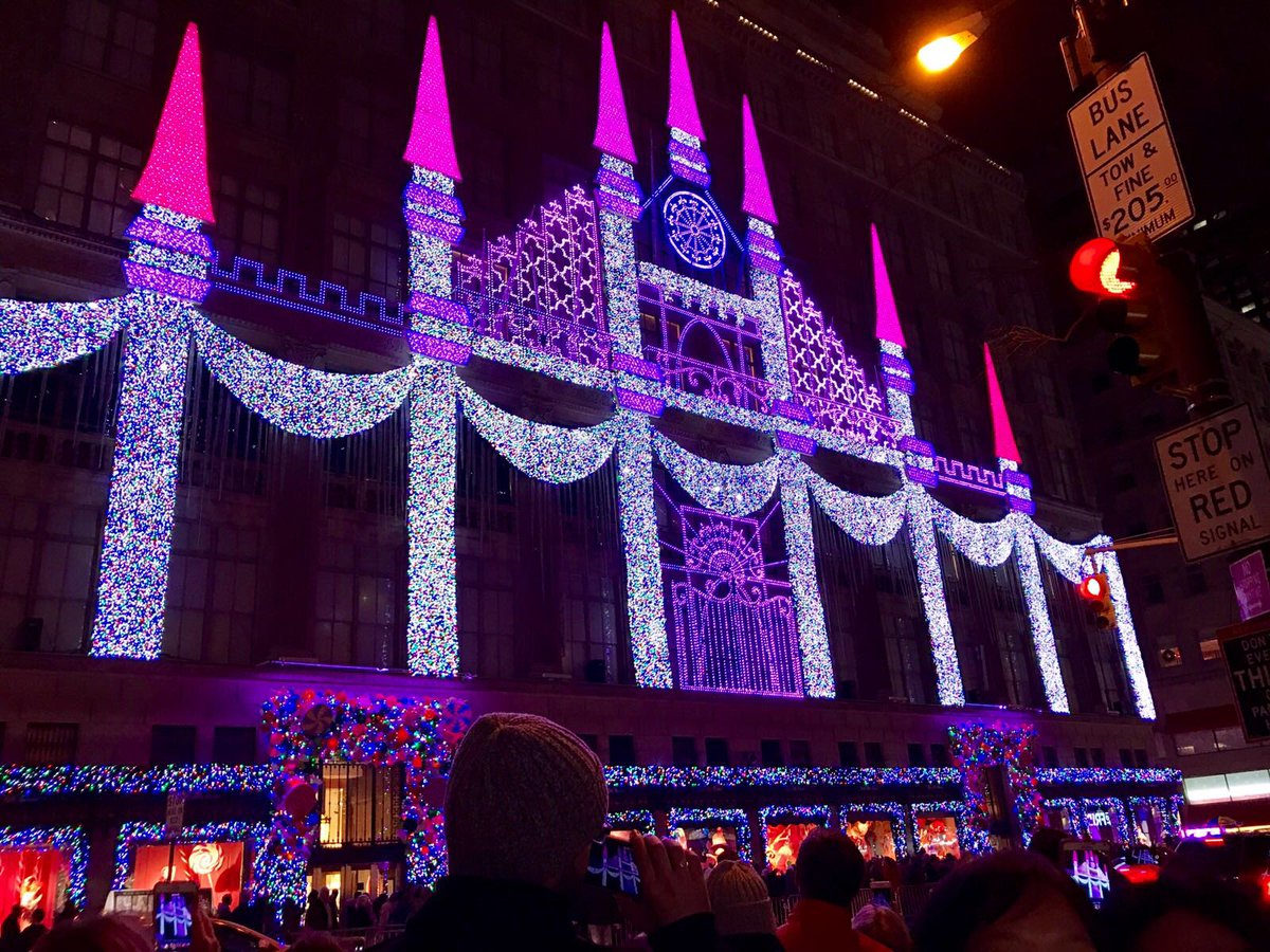 The show <a href="/saks/">Saks Fifth Avenue</a> 👏🏻