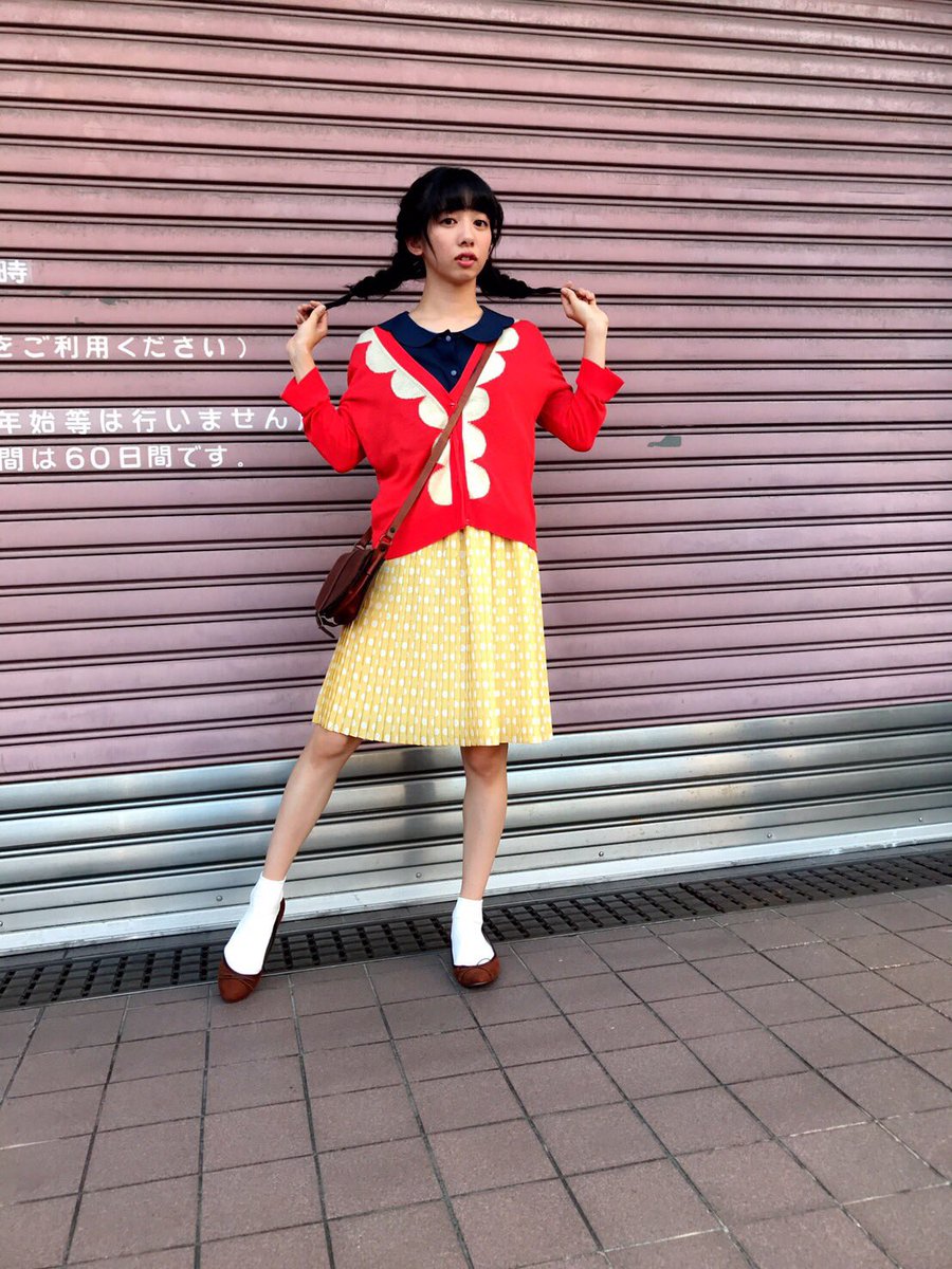 えびちゅう ジャージ上下セット真山りか 12/16に20歳を迎える真山りかさんから。 「今から生誕の動画撮ります