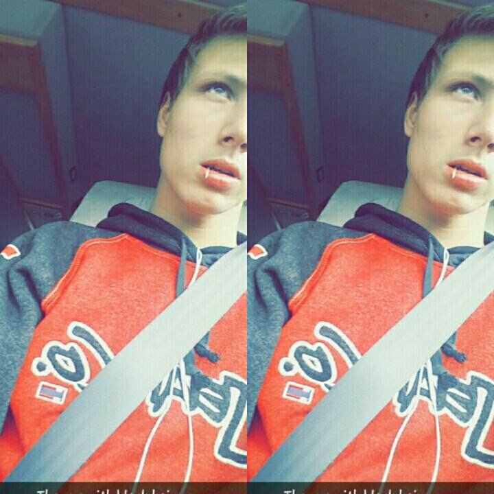 TypicalNTGuy's tweet photo. ✨🎂Chillin, relaxing, chillout together with #liveme Justin👑King:   https://t.co/6QcULECKXe https://t.co/sMkZyn9wLV