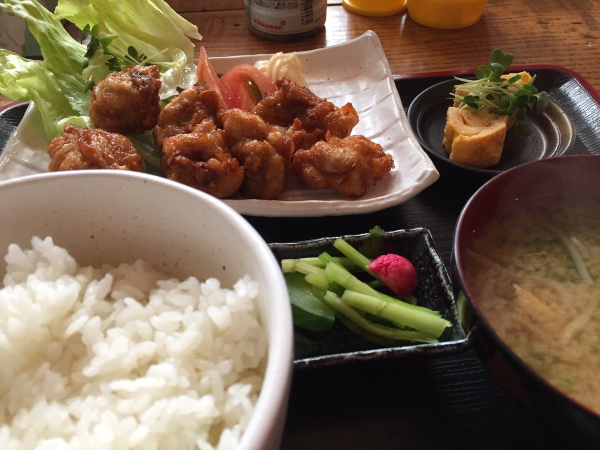 こっこ 今日のランチ 滑川町の居酒屋ほっとさんで唐揚げ定食 このボリューム クオリティで ワンコイン凄い ランチ 滑川町 ワンコイン 定食 居酒屋