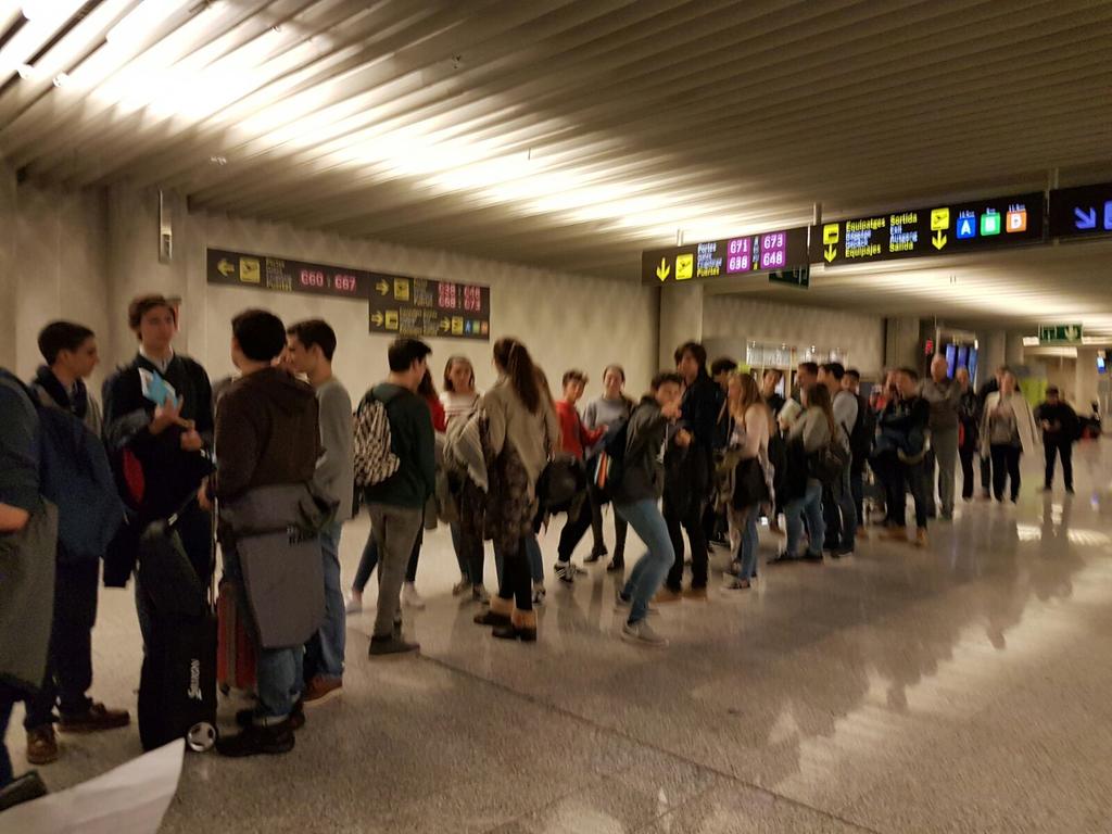 #BACMontesion alumnado de 1BAC a punto de viajar hacia Ginebra ¡buen viaje!