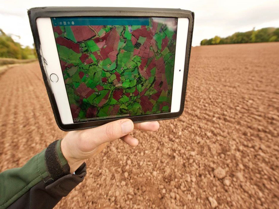 EnvAgencyMids's tweet photo. Watch last night's @BBCCountryfile to hear how we're using satellite imagery &amp; drones to help reduce agri pollution https://t.co/5K08YHohW8 https://t.co/z24DeDndI2