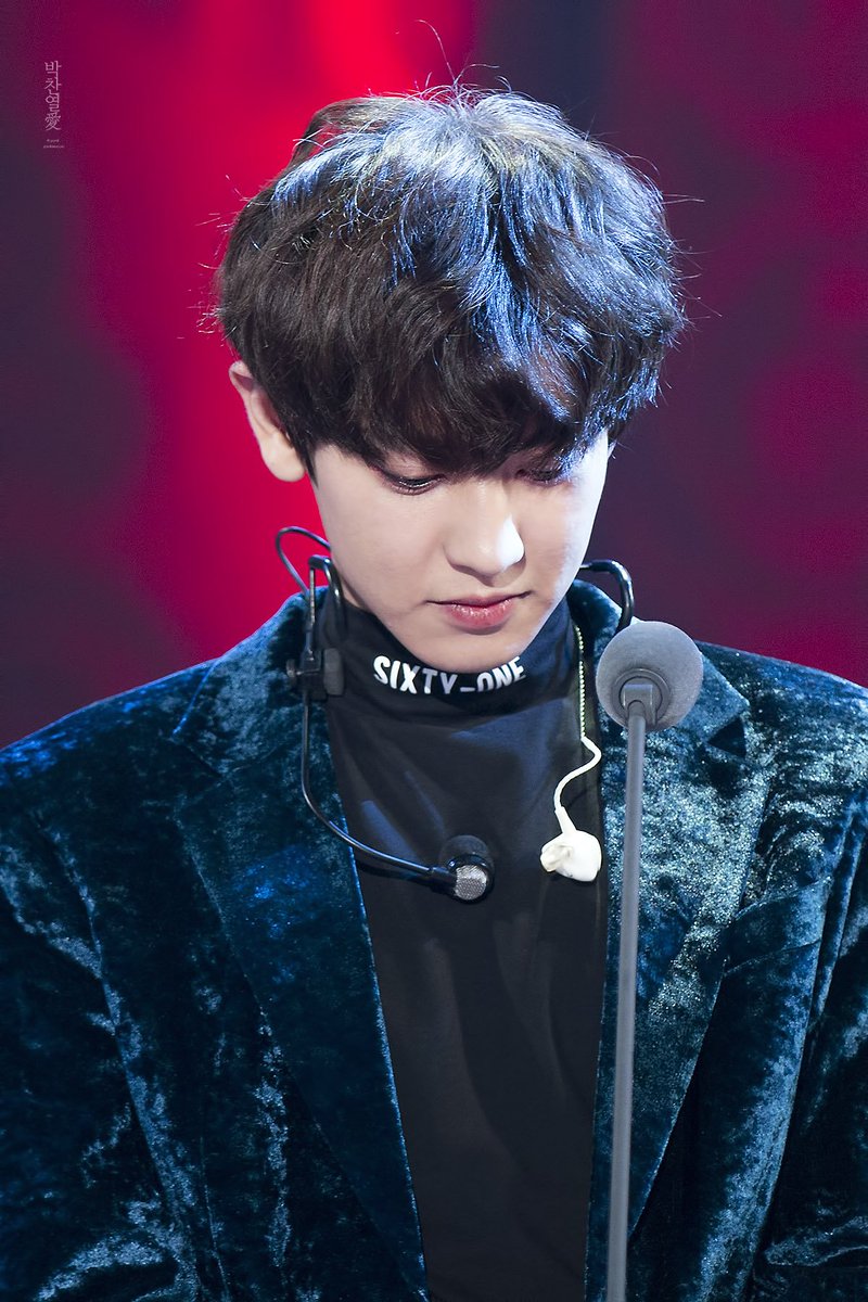 _pcyeoli's tweet photo. 161119 MMA #찬열 #chanyeol 
사랑이 어색하지만
왠지 많이 좋아할 수 있을 것 같은 느낌이 들었어

https://t.co/l06jplRlBg
https://t.co/qiswPh7O3a https://t.co/QcXEJY5LRP