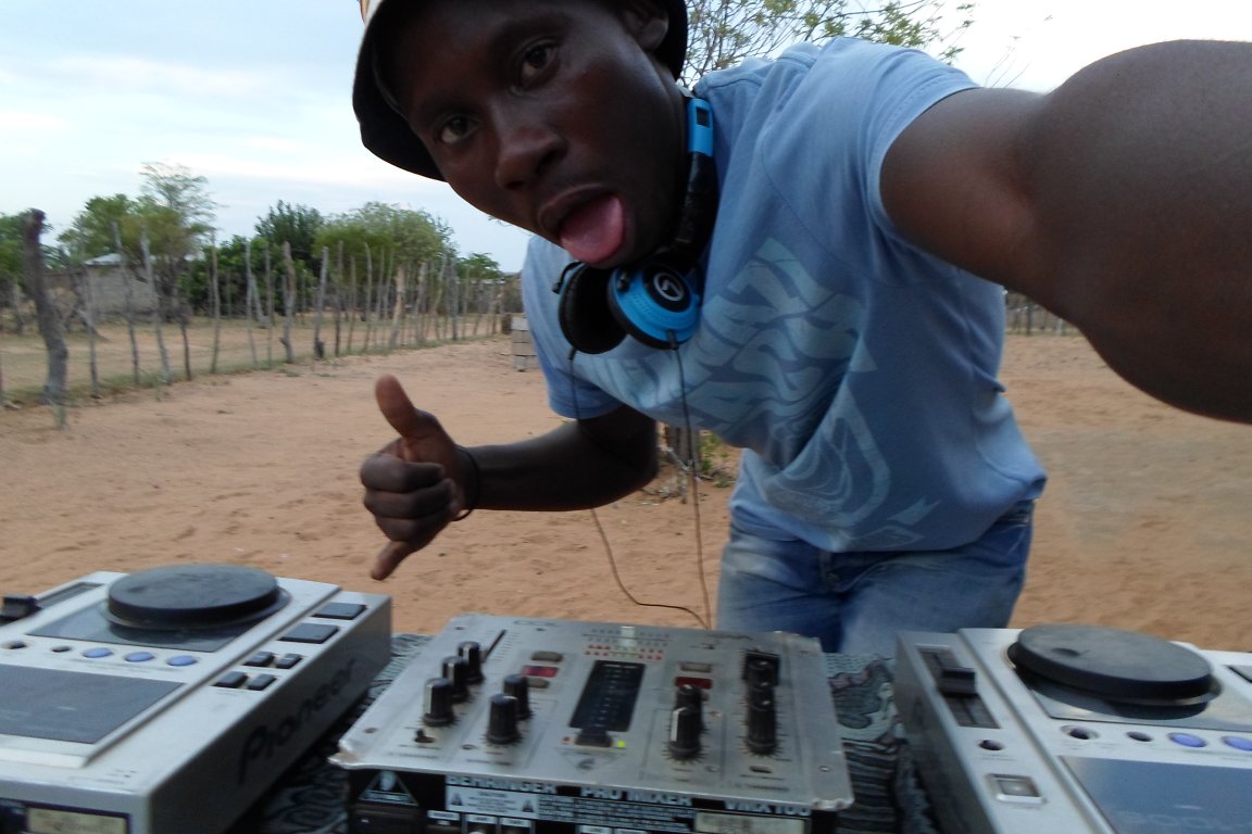 djscurle's tweet photo. Black motion ft nokwazi_ mail https://t.co/Wx4GfHMQEY
