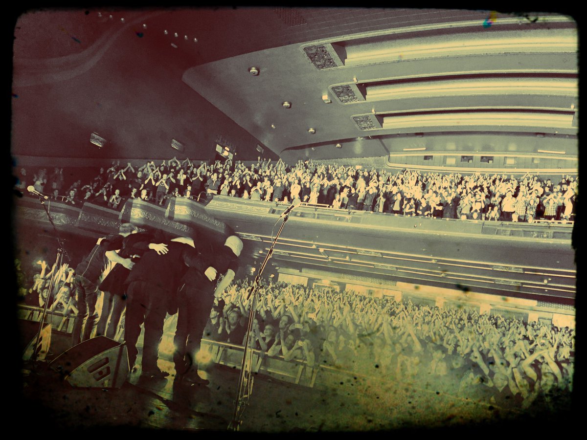 PIXIES's tweet photo. Thank you Manchester….what a night #PixiesLive https://t.co/X8th3CG2rD