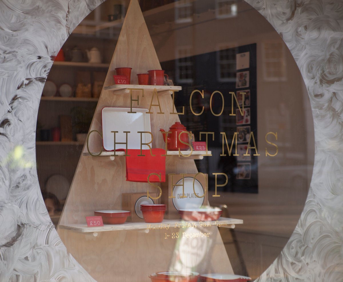 We're frosting up on Rosebery Ave...
#winter #windowdisplay for the <a href="/falconenamel/">Falcon Enamelware</a> #Christmas #popupshop, in collaboration with <a href="/morsestudio/">Morse Studio</a>