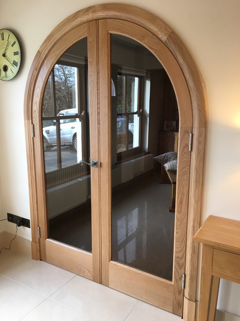 siafins's tweet photo. Pair of Arched Oak Doors and frame fitted with @fromtheanvil hardware. #anvilcomp #fromtheanvil https://t.co/mch1NM3PvH
