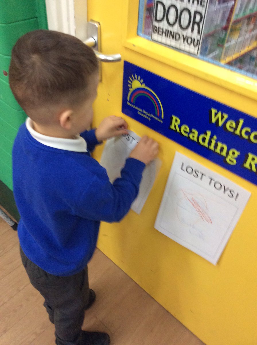 Owls_MRPA's tweet photo. Making and sticking up lost posters for our toys! #missingtoys https://t.co/WFULra09zL