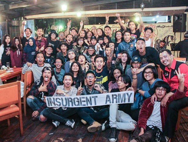 91MotherChapter's tweet image. nuhun RT @FFWDRecords: 10 tahun INSURGENT ARMY dalam acara #SatuDekadeInsurgentArmy sabtu kemarin di Bandung https://t.co/27M52dYgHN"