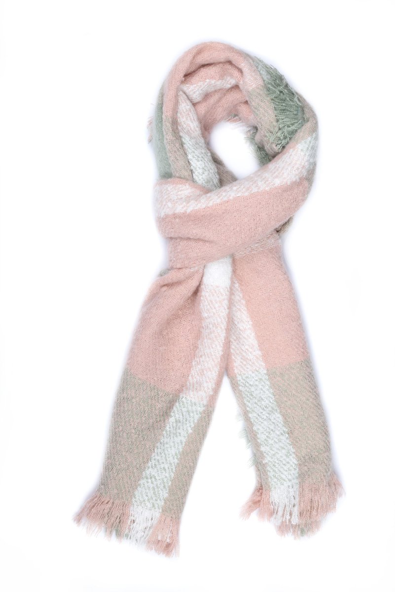 EmperorsScience's tweet photo. Peach Check Print Winter Scarf https://t.co/3odrogUftx #accessories #fashion #AbstractScarf https://t.co/H5VwFRl3pJ