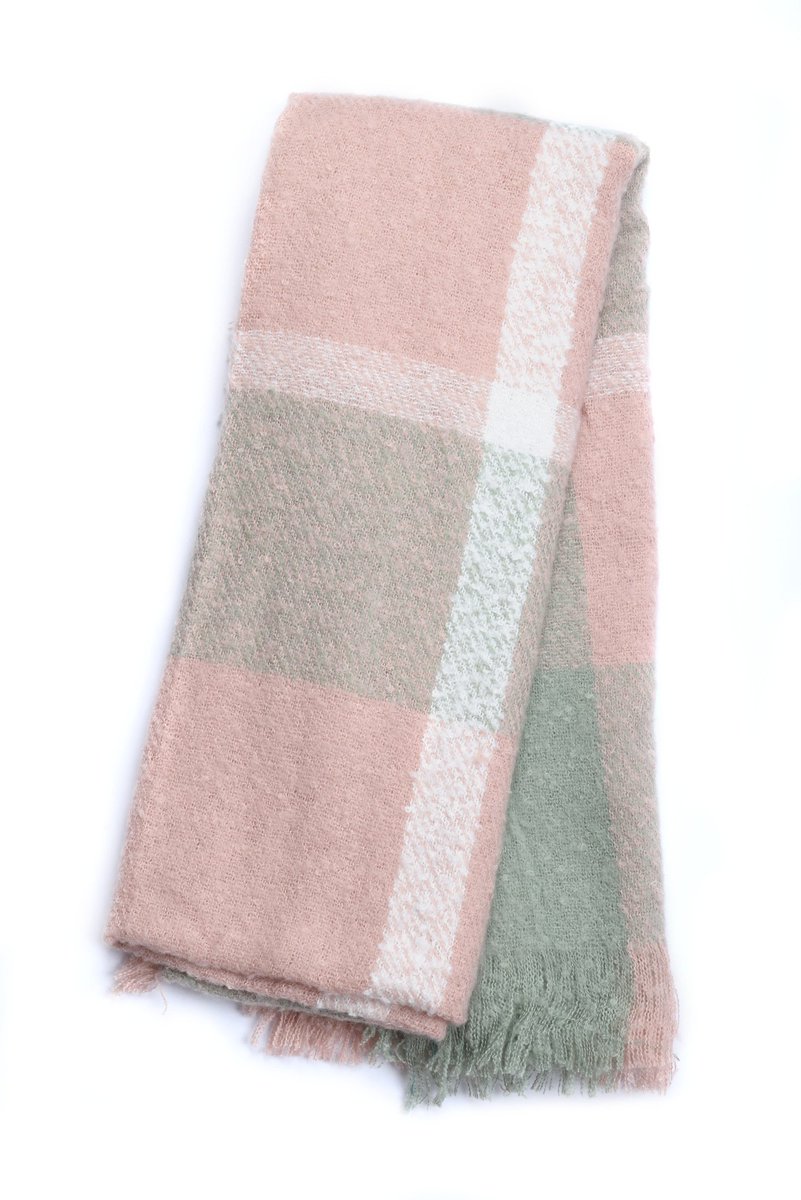 EmperorsScience's tweet photo. Peach Check Print Winter Scarf https://t.co/3odrogUftx #accessories #fashion #AbstractScarf https://t.co/H5VwFRl3pJ