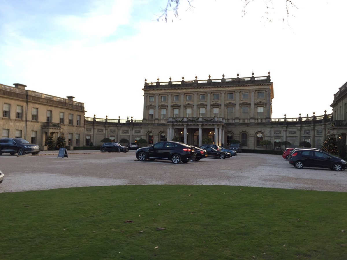 SimonStorrie's tweet photo. Sunday #lunching @Cliveden_House #astorgrill https://t.co/IgoWq3BiNs