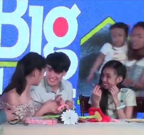 KCollins_T's tweet photo. Kisses &amp; Maymay liked their fans' gifts very much.

KISSWARD InYourEyes https://t.co/lDwUTOjgtm