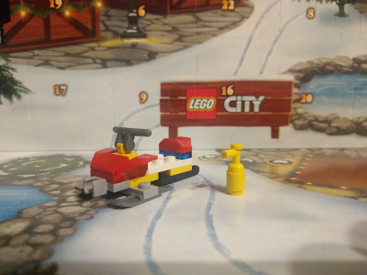 BrickographyUK's tweet photo. Day 5 of the #lego #AdventCalendar . A red skidoo and fire extinguisher. #LEGOadvent #brickographyUK #legocity https://t.co/zJQdaPePcM