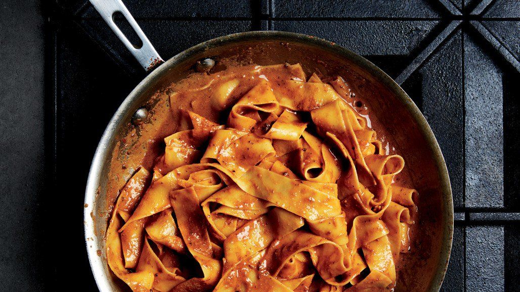 TheSoulfulEMU's tweet photo. The thickest, glossiest, most beautiful bologn 🍴🍽🍲 https://t.co/7bzLqkj1yS 📷 @bonappetit #FOODIE #MONDAYMotivation #FoodART #BIZBoost https://t.co/DHEfoPW4EG