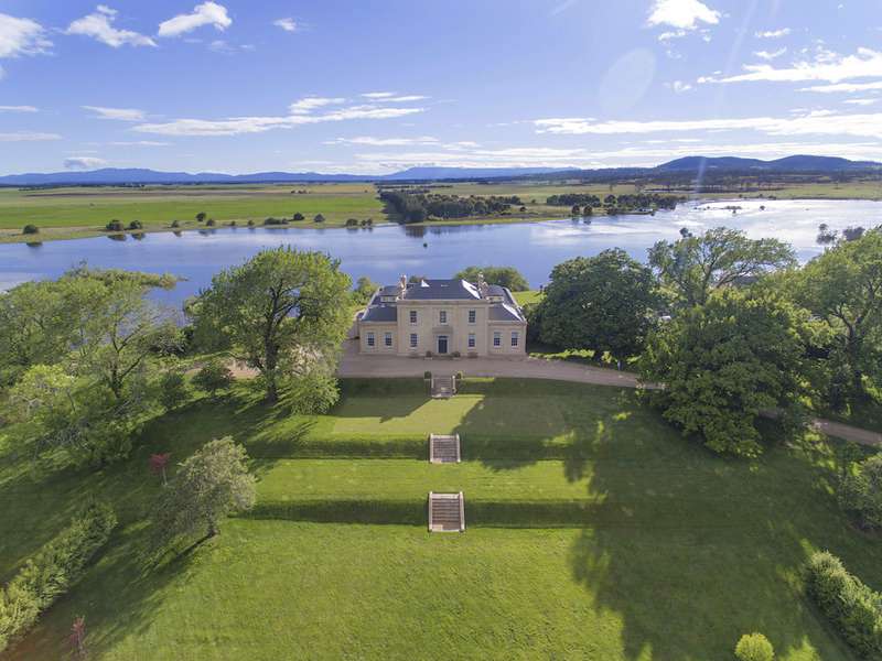 propgoluxury's tweet photo. FOR SALE - Lake House - The only thing missing is Mr. Darcy…... https://t.co/anBNojaN13 https://t.co/CCKW2WA2cz