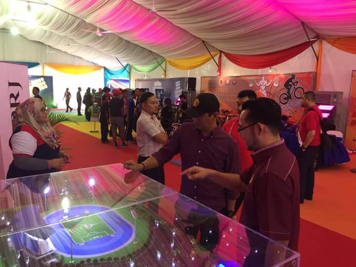 HASapardan's tweet photo. Exco Johor di Majlis Pecah Tanah Arena Larkin & Stadium Mount Austin. #sukmajohor2020
#arenalarkin
#stdmountaustin https://t.co/LS9MPKK6bE