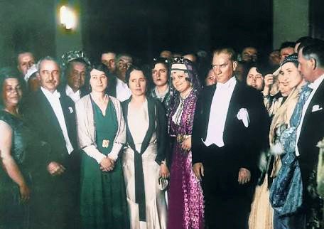 YasarUniv's tweet photo. Türk Kadınına Seçme ve Seçilme Hakkı'nın verilişinin 82. yılı kutlu olsun...
#5AralıkDünyaKadınHaklarıGünü https://t.co/sgxFcRq9OT