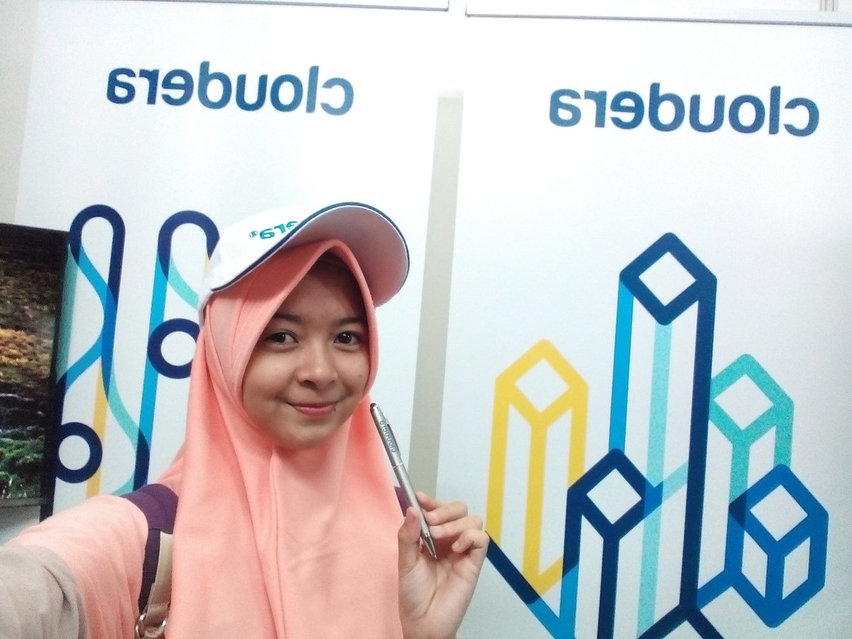 tiarashafira28's tweet photo. ABCDE๐
"A"mazing day to stand on "B"ooth of "C"loudera at "D"atascienceweekend! "E"xcellent! Datatelladifferentstory #ClouderaDSW #DSWeekend https://t.co/pjWKPtDVmS