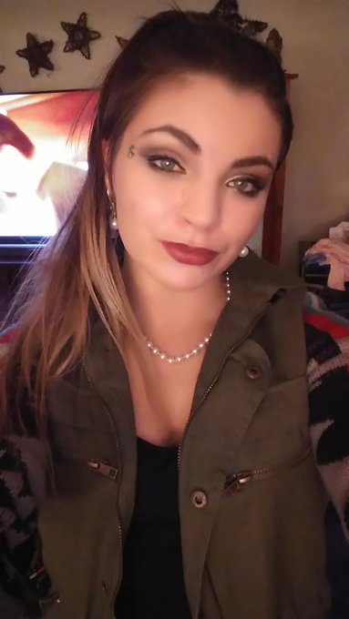 I dont usually have #redlips but when I do I.... #RedLipstick #beautiful #selfie https://t.co/IN9TTW<a href="/tag/redlips"class="tags">#redlips</a><a href="/tag/selfie"class="tags"><span>#selfie</span></a><a href="/tag/beautiful"class="tags"><span>#beautiful</span></a><a href="/tag/redlipstick"class="tags"><span>#redlipstick</span></a>