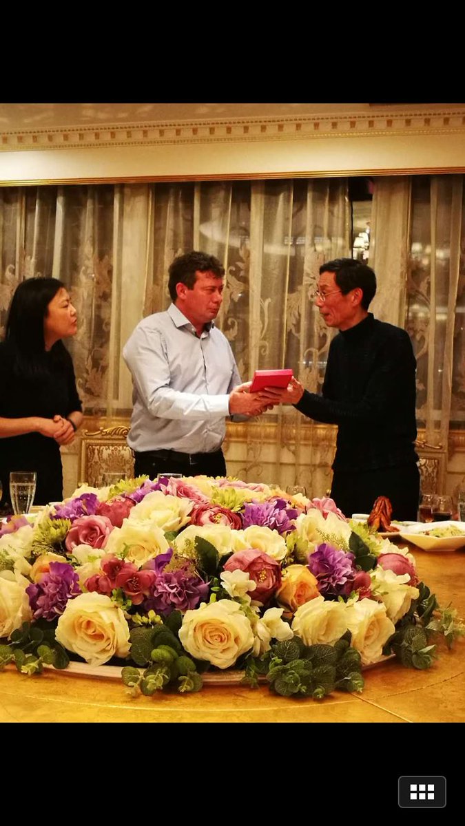 ERAC_Chine's tweet image. Avec le groupe SLRII et le président Zhen qui était venu à #AixlesBains en 2016. Société construisant notamment des maisons de #santé