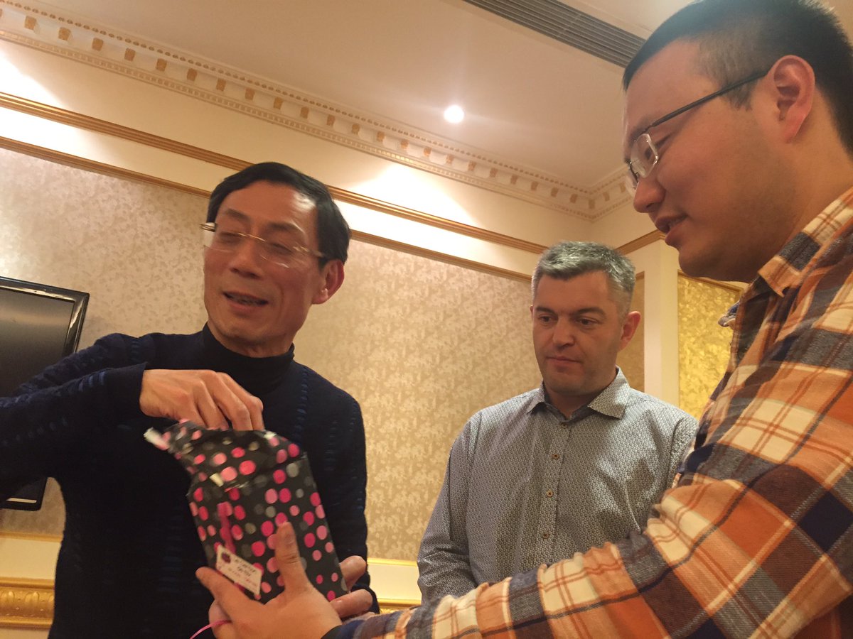 ERAC_Chine's tweet image. Avec le groupe SLRII et le président Zhen qui était venu à #AixlesBains en 2016. Société construisant notamment des maisons de #santé