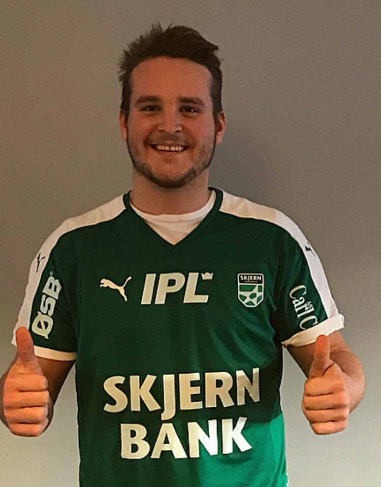 SkjernHaandbold's tweet photo. Svensk landsholdsspiller på plads i Skjern!

Velkommen til Jesper Konradsson - læs mere på https://t.co/UQ2LDyedxI! https://t.co/eWEsPxSmN0