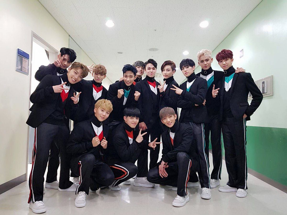 pledis_17's tweet photo. [17'S] 우리 캐럿들 오래 기다렸죠? 
조금있다가 만나요~♡
오늘 분위기 아주 붐붐 하게 만들어요~!!!
#세븐틴도_붐붐 #캐럿들도_붐붐 https://t.co/nVF0aeM3ww
