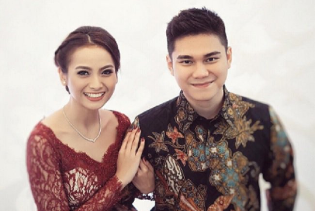 Sebentar lagi menikah, bahagianya Acha Septriasa dilamar sang kekasih ~> bit.ly/2gafvoy