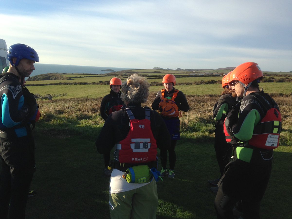GH_outdoor_ed's tweet photo. Thanks for a great MA outdoor ed wkend. A long day in class &amp; a beautiful day #coasteering @TSD_OutdoorEd @UWTSD https://t.co/I7RwPIJ7gC