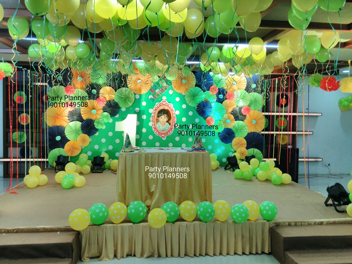 Partyplanners99's tweet photo. #Ashrit 's #1stBirthday #PaperCraftTheme #BalloonDecorations #GasBalloons #KidsBirthdayParty #PartyPlanners #BirthdayPartyOrganisers https://t.co/fsmj0CGUME